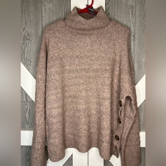 050. Womens Max Studio Turtleneck Sweater side buttons XL - Picture 4 of 6
